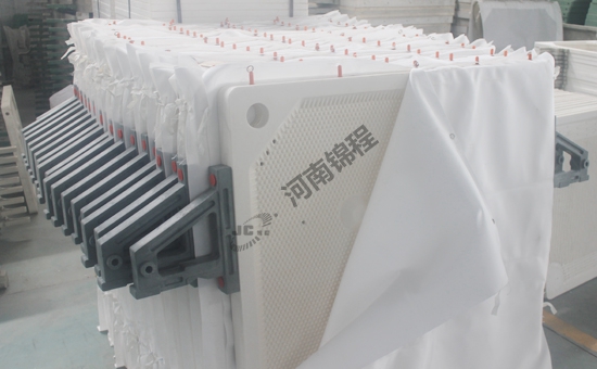 壓濾機(jī)專用濾板(圖4) 壓濾機(jī)專用濾板(圖4)